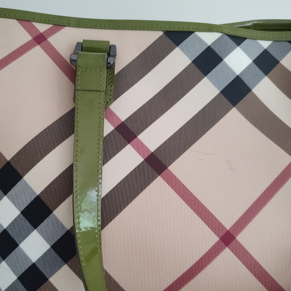 Burberry Nickie Nova Check Large Tote - Picture 4 of 15